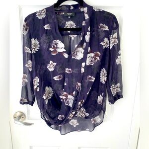 Aritzia Babaton V Neck Navy Silk Wrap Beau Floral Blouse XS Extra Small